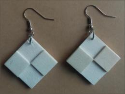 Arracades ARBA22 8�  -   Okume vern�s natural - 2 cares iguals  28x28 mm.